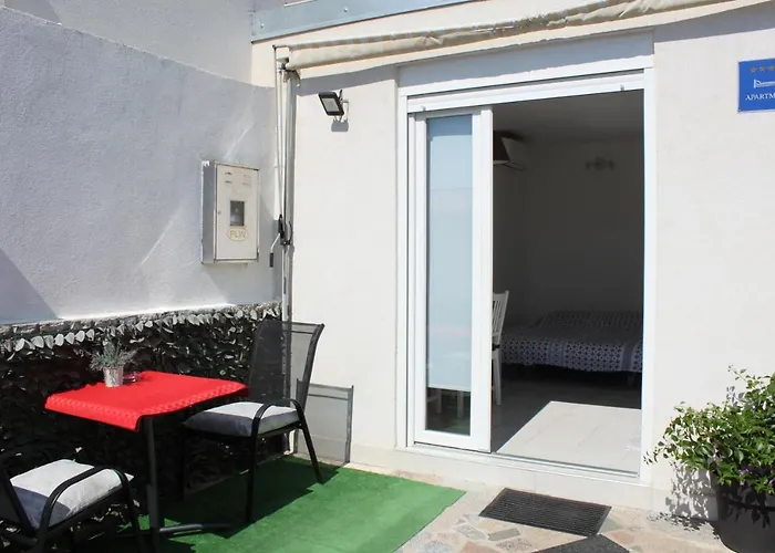 Apartments Estelle